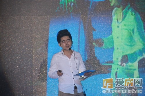即将开始……　　现场已经开始有嘉宾