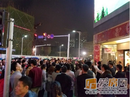 大屏幕求爱 土豪的浪漫